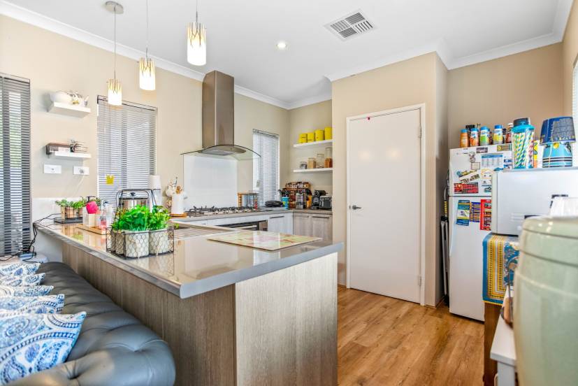 7B Chasley Court, KELMSCOTT, WA 6111 AUS