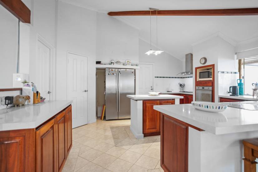 13 Jilakin Loop, CANNING VALE, WA 6155 AUS