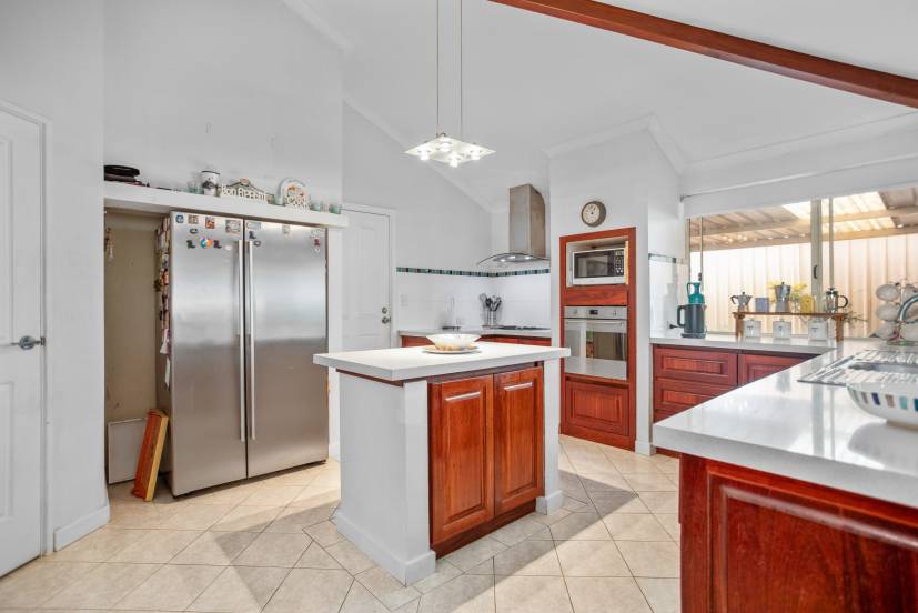 13 Jilakin Loop, CANNING VALE, WA 6155 AUS