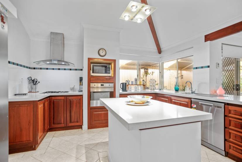 13 Jilakin Loop, CANNING VALE, WA 6155 AUS