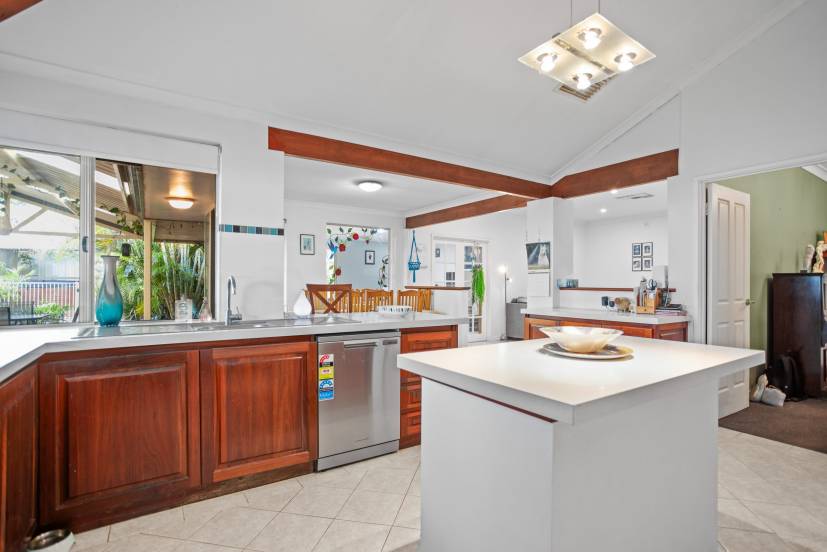 13 Jilakin Loop, CANNING VALE, WA 6155 AUS