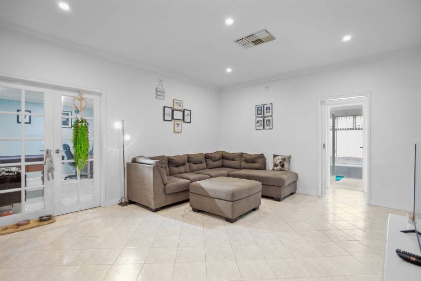 13 Jilakin Loop, CANNING VALE, WA 6155 AUS