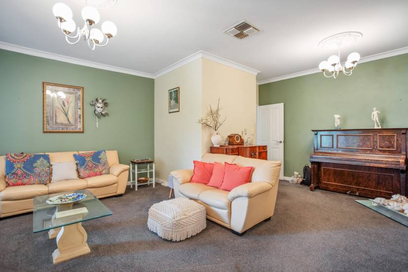 13 Jilakin Loop, CANNING VALE, WA 6155 AUS