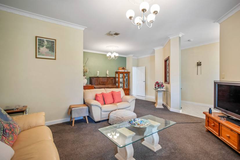 13 Jilakin Loop, CANNING VALE, WA 6155 AUS