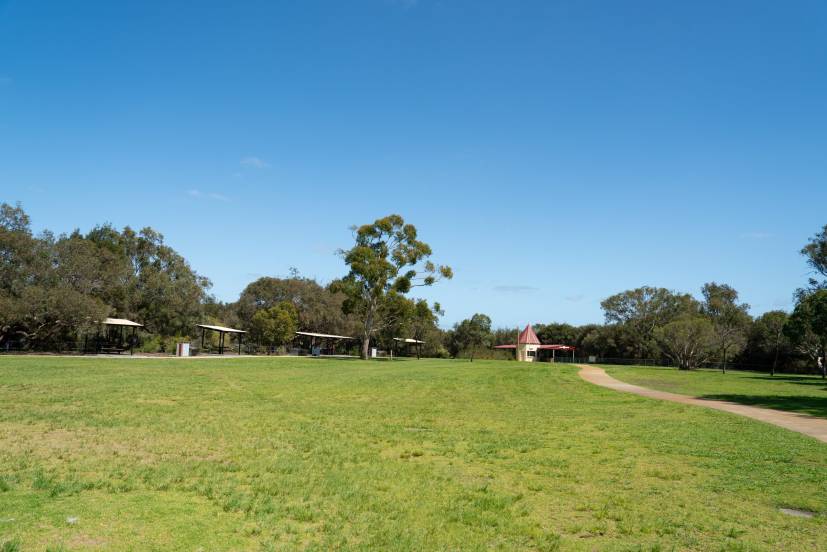 42 Queens Park Road, WILSON, WA 6107 AUS