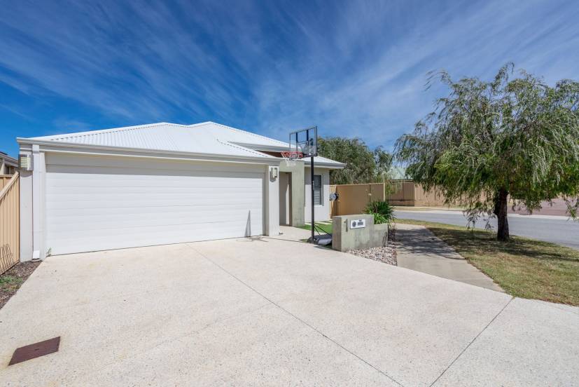 1 Binomial Way, PIARA WATERS, WA 6112 AUS