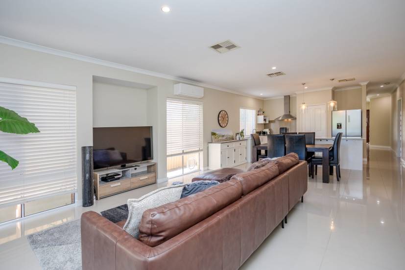 1 Binomial Way, PIARA WATERS, WA 6112 AUS