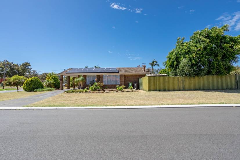 16 Shearwater Way, GOSNELLS, WA 6110 AUS