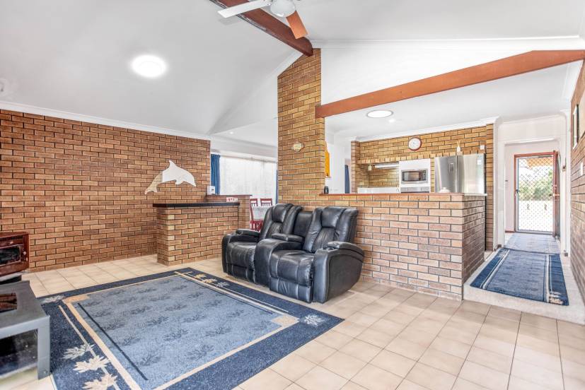 16 Shearwater Way, GOSNELLS, WA 6110 AUS