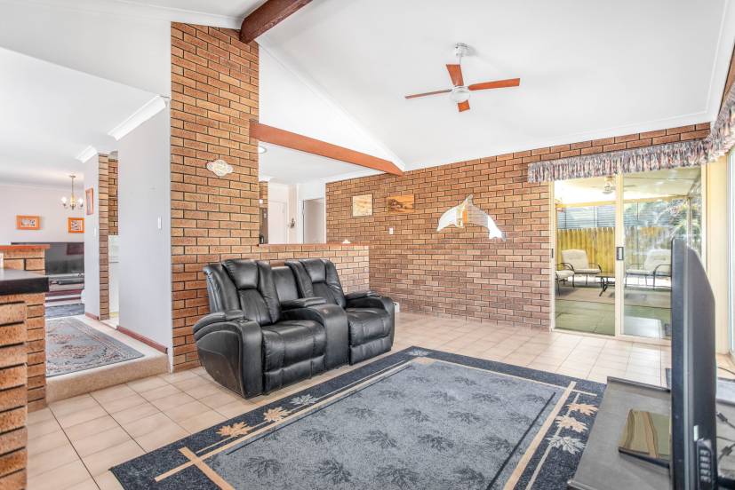 16 Shearwater Way, GOSNELLS, WA 6110 AUS