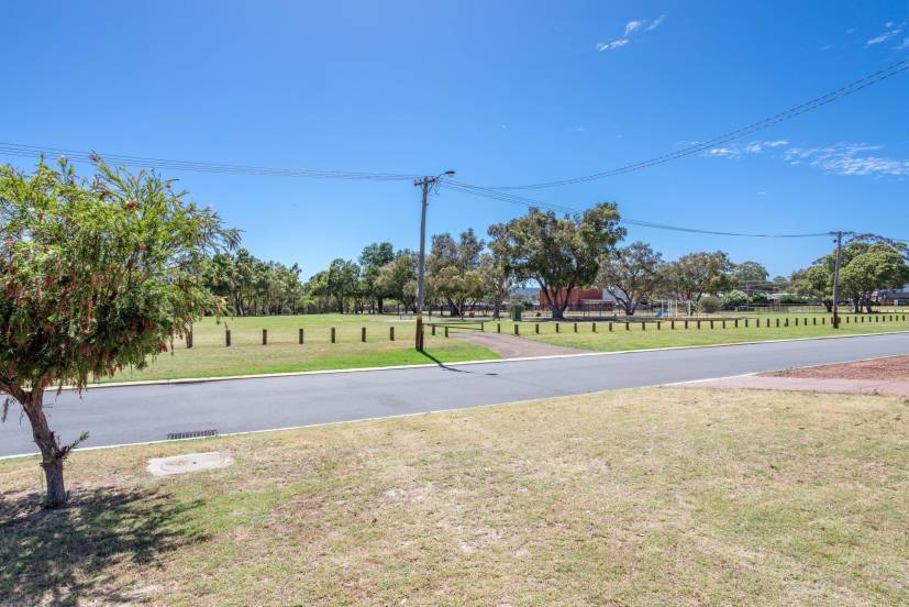 16 Shearwater Way, GOSNELLS, WA 6110 AUS