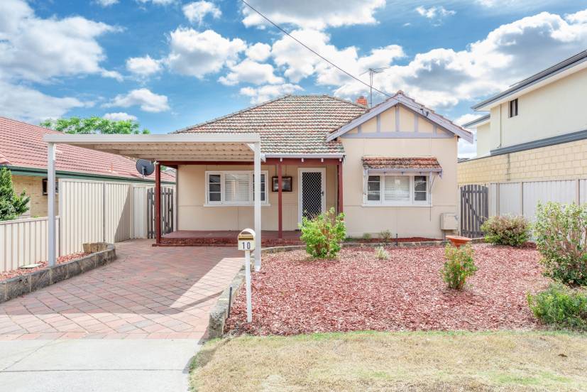 10 Edward Street, QUEENS PARK, WA 6107 AUS