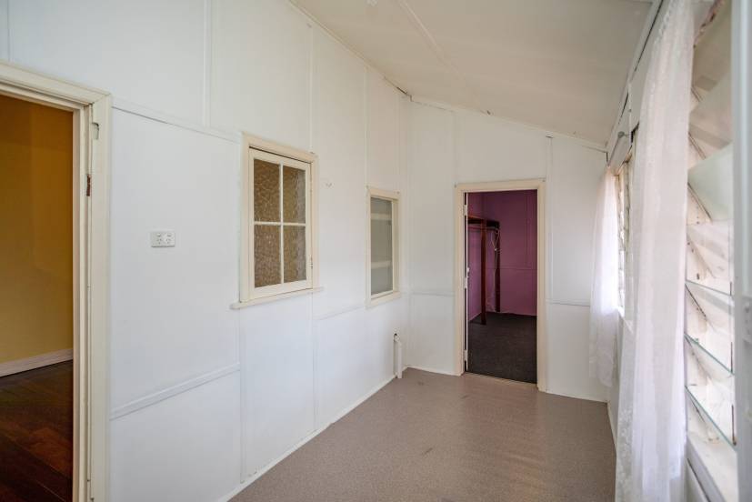10 Edward Street, QUEENS PARK, WA 6107 AUS