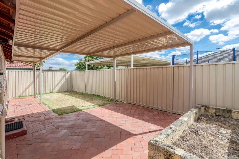 10 Edward Street, QUEENS PARK, WA 6107 AUS