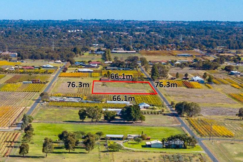 64 Caversham Avenue, CAVERSHAM, WA 6055 AUS