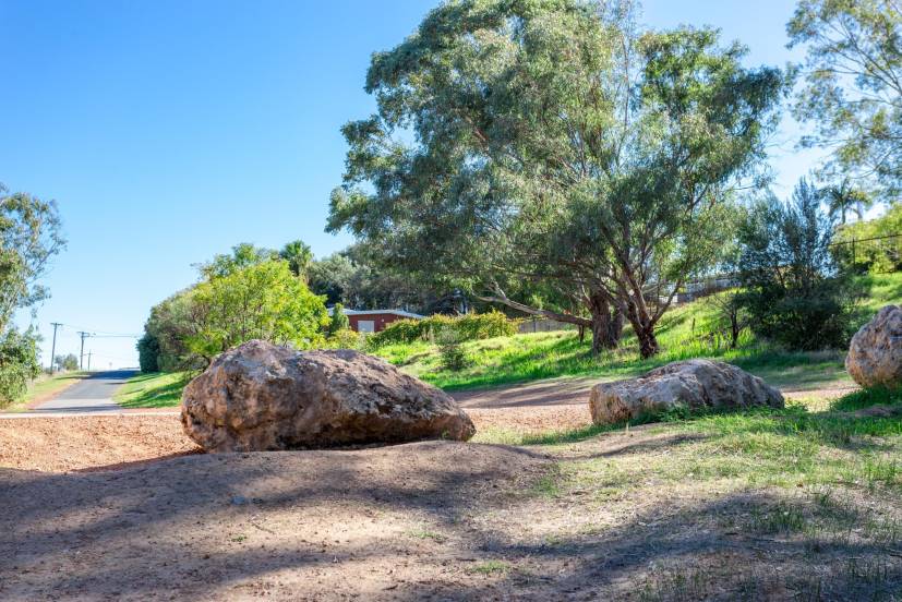 64 Caversham Avenue, CAVERSHAM, WA 6055 AUS