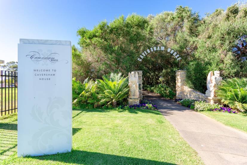 64 Caversham Avenue, CAVERSHAM, WA 6055 AUS