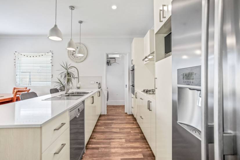 2 Vigneta Place, KELMSCOTT, WA 6111 AUS