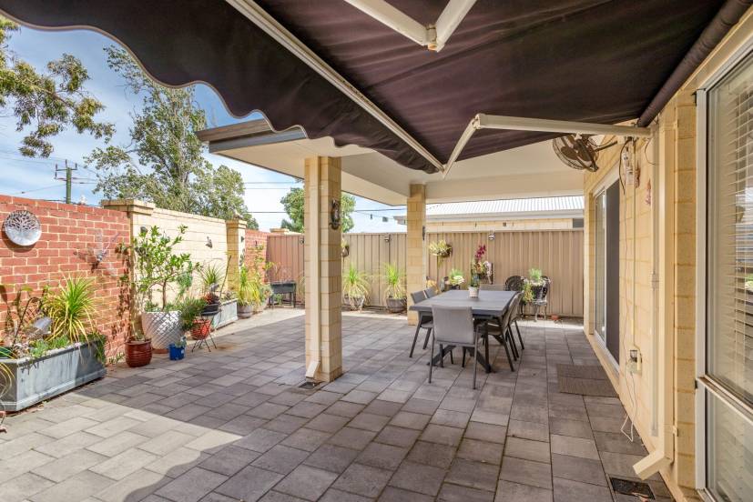 2 Vigneta Place, KELMSCOTT, WA 6111 AUS