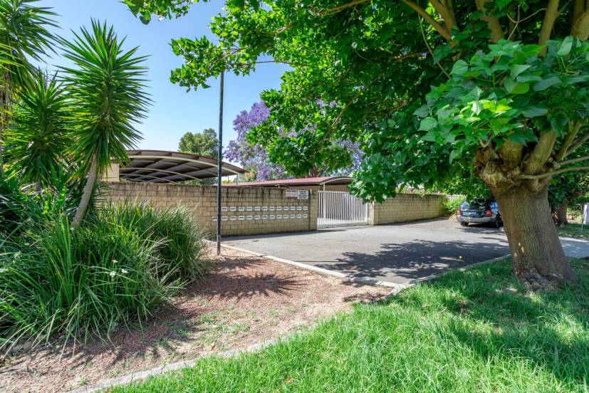 11/2 Benjamin Street, ARMADALE, WA 6112 AUS