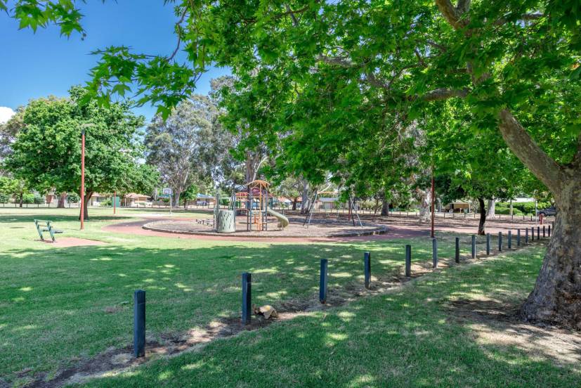 11/2 Benjamin Street, ARMADALE, WA 6112 AUS