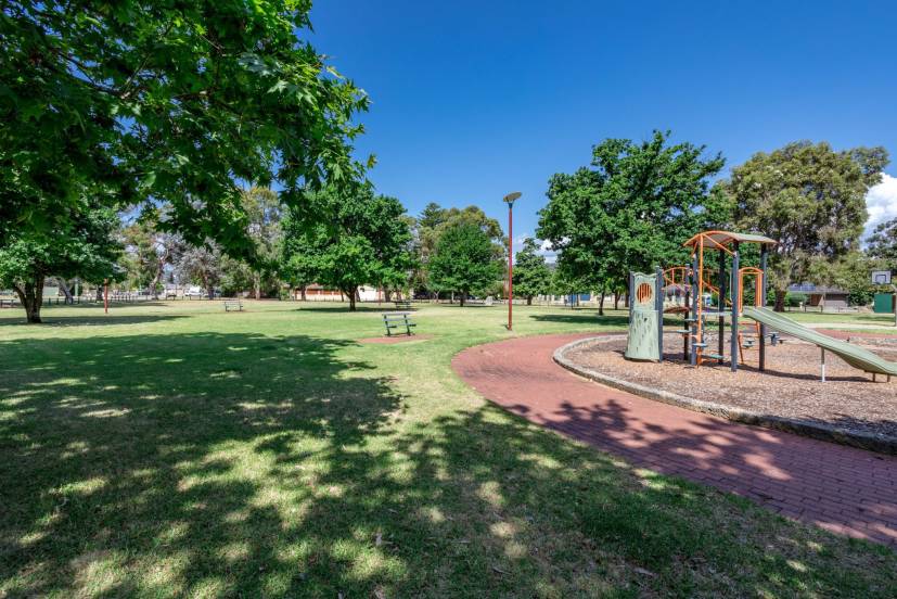 11/2 Benjamin Street, ARMADALE, WA 6112 AUS