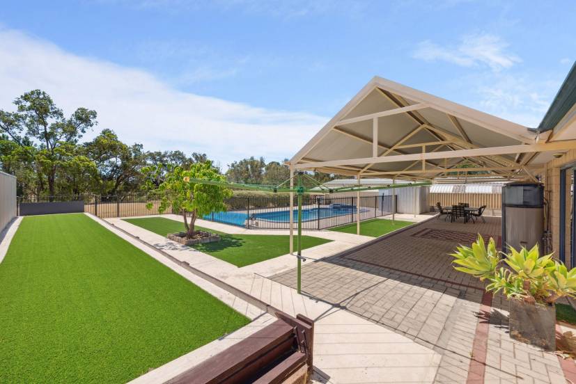 15 Shearwater Way, GOSNELLS, WA 6110 AUS