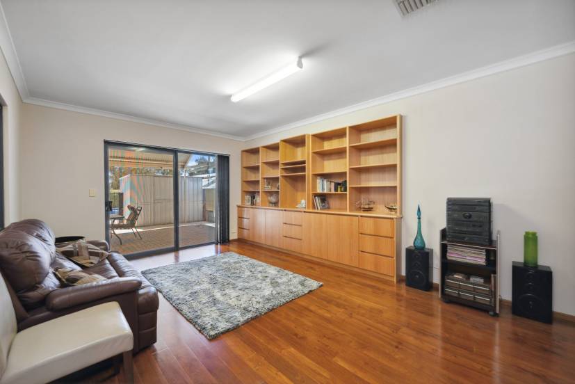 15 Shearwater Way, GOSNELLS, WA 6110 AUS