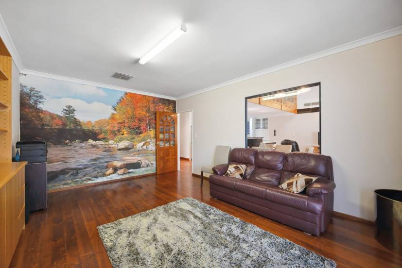 15 Shearwater Way, GOSNELLS, WA 6110 AUS