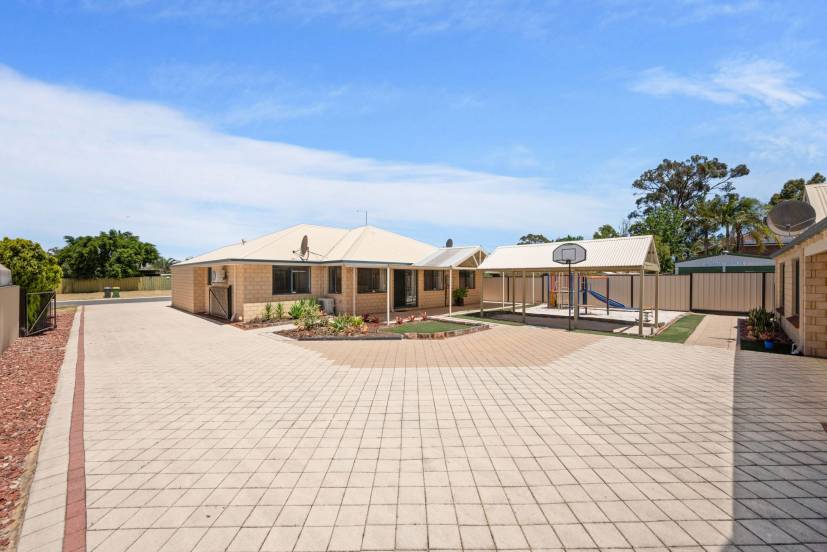 15 Shearwater Way, GOSNELLS, WA 6110 AUS