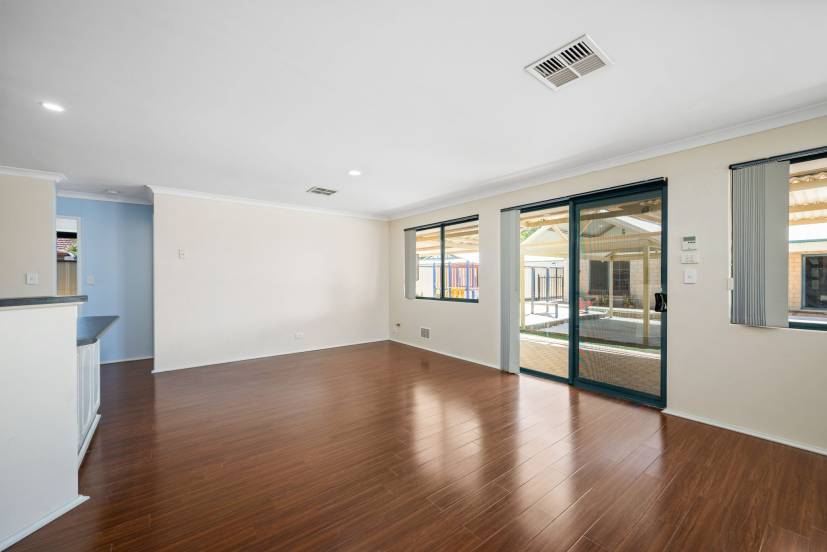 15 Shearwater Way, GOSNELLS, WA 6110 AUS