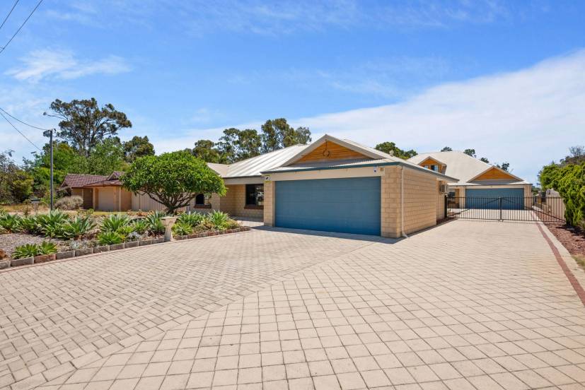 15 Shearwater Way, GOSNELLS, WA 6110 AUS