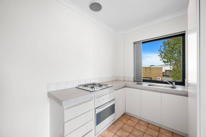 15/53 Cecil Avenue, CANNINGTON, WA 6107 AUS