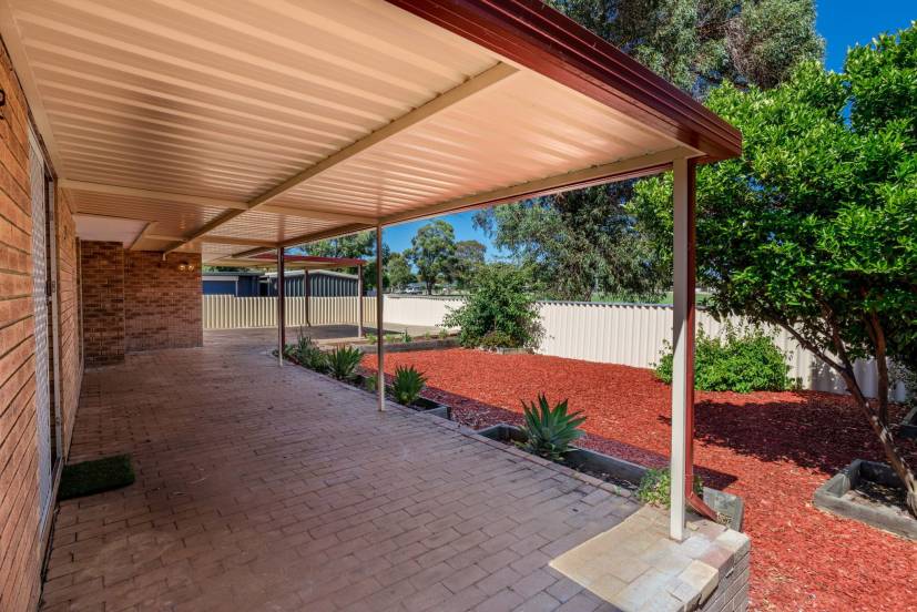 10 Ironcap Place, ARMADALE, WA 6112 AUS