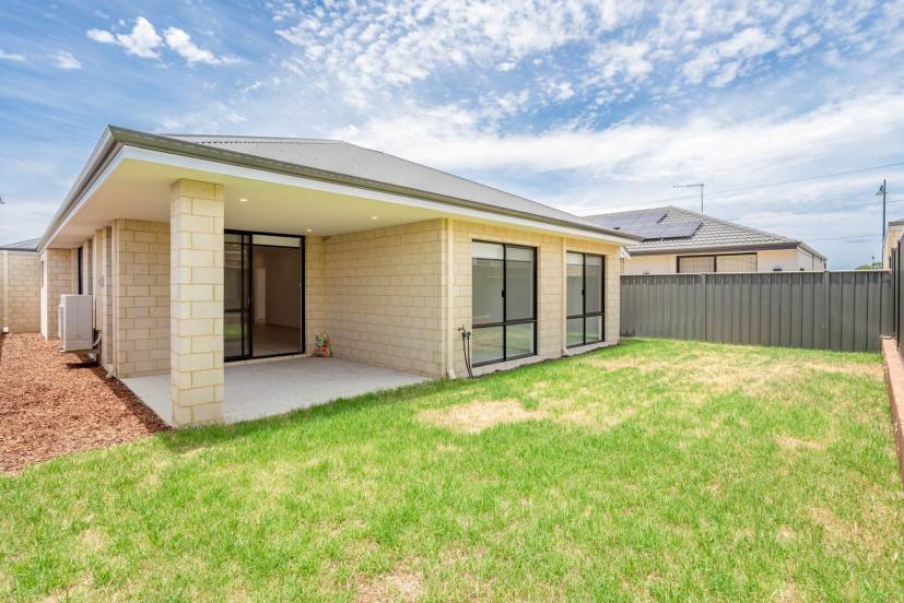 85 Willowdale Promenade, PIARA WATERS, WA 6112 AUS