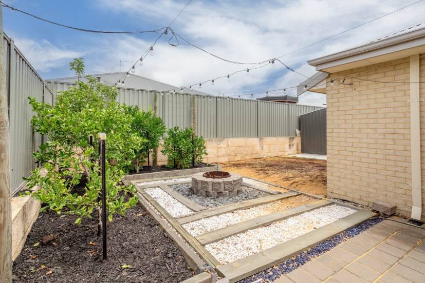 10 Foulkes Way, BYFORD, WA 6122 AUS