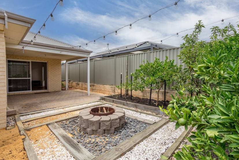 10 Foulkes Way, BYFORD, WA 6122 AUS