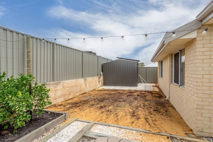 10 Foulkes Way, BYFORD, WA 6122 AUS