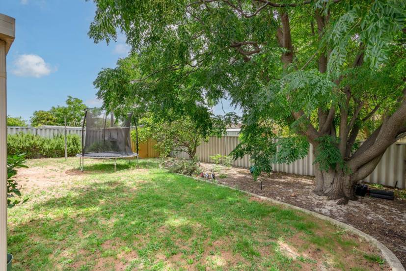 1 Flowerwood Way, HUNTINGDALE, WA 6110 AUS