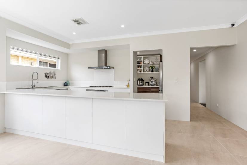 9 Willowdale Promenade, PIARA WATERS, WA 6112 AUS