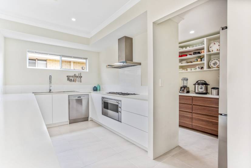 9 Willowdale Promenade, PIARA WATERS, WA 6112 AUS