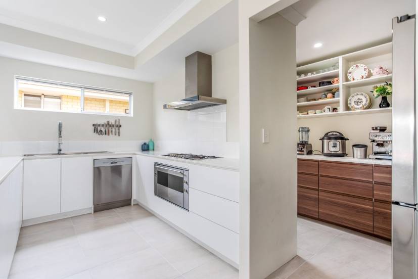 9 Willowdale Promenade, PIARA WATERS, WA 6112 AUS