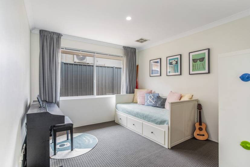 9 Willowdale Promenade, PIARA WATERS, WA 6112 AUS