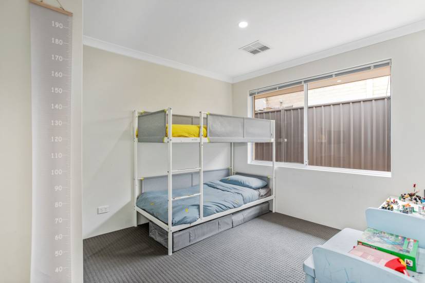 9 Willowdale Promenade, PIARA WATERS, WA 6112 AUS