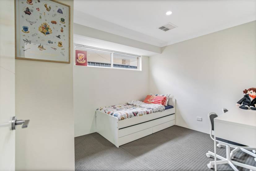 9 Willowdale Promenade, PIARA WATERS, WA 6112 AUS