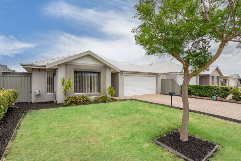 10 Foulkes Way, BYFORD, WA 6122 AUS