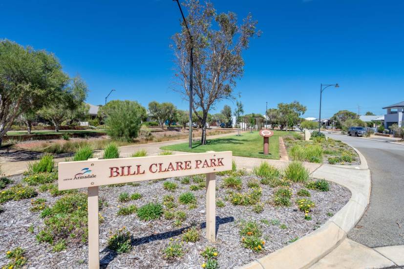 4 Strathclyde Circuit, CHAMPION LAKES, WA 6111 AUS