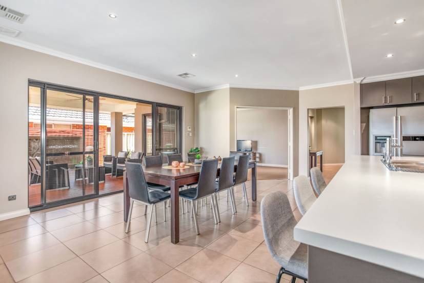 16 Acapulco Way, SOUTHERN RIVER, WA 6110 AUS