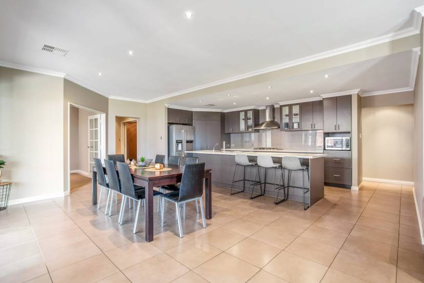 16 Acapulco Way, SOUTHERN RIVER, WA 6110 AUS