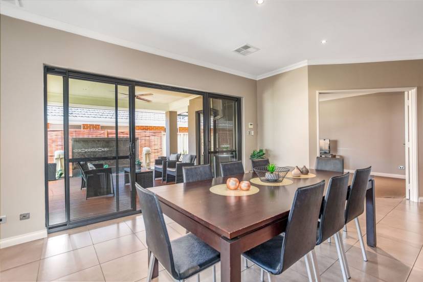 16 Acapulco Way, SOUTHERN RIVER, WA 6110 AUS